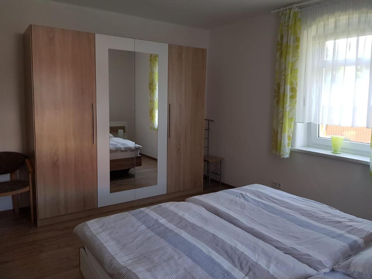 Ferienwohnung Karlguth ノイシュタット・イン・ザクセン エクステリア 写真